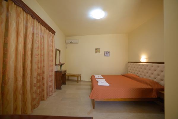 Hotel Toulas Apartments